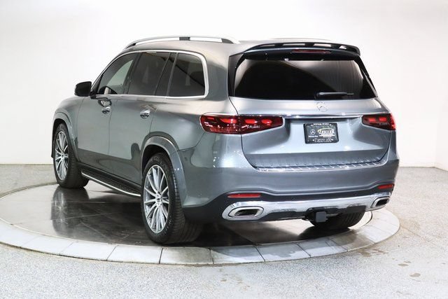 Used 2024 Mercedes-Benz GLS 580 4MATIC image 2