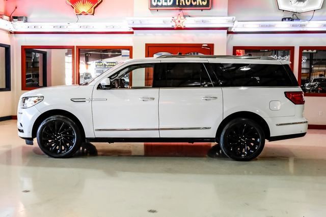 Used 2021 Lincoln Navigator L Reserve image 12