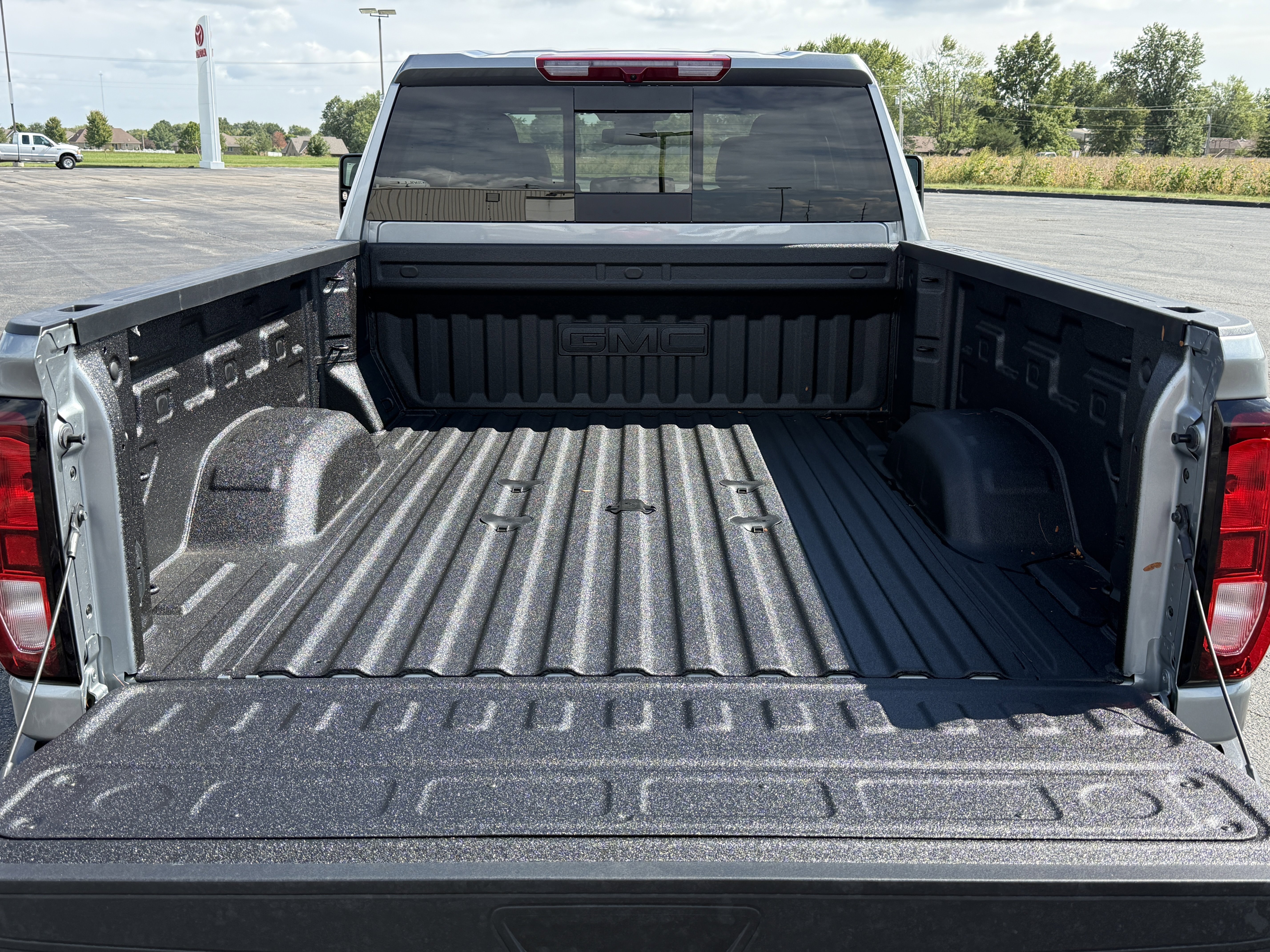New 2026 GMC Sierra 3500 SLE w/ SLE Value Package image 9