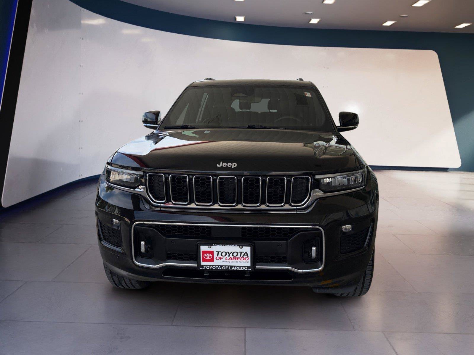 Used 2024 Jeep Grand Cherokee L Overland w/ Trailer Tow Package AWD/4WD image 8