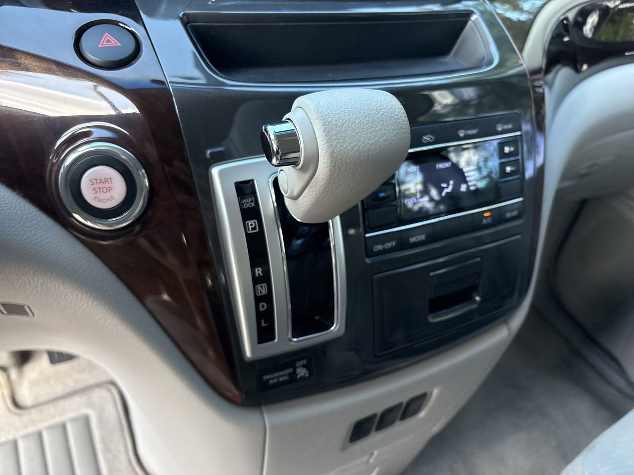 Used 2014 Nissan Quest S FWD image 16