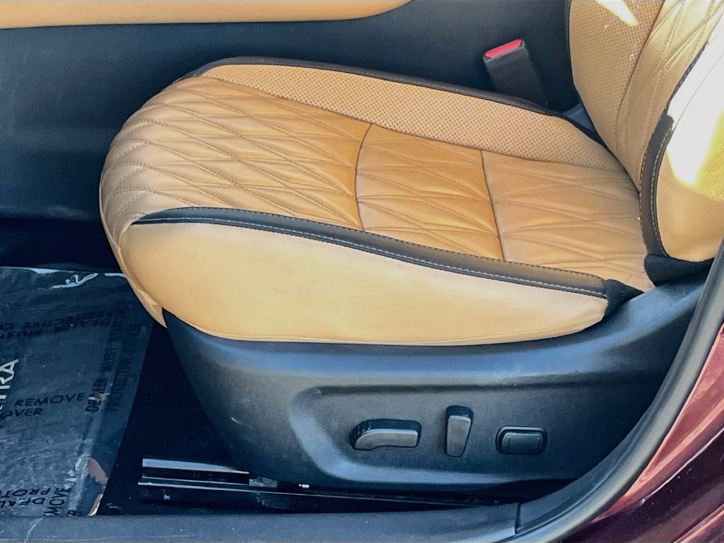 Used 2025 Nissan Sentra SV w/ SV Premium Package FWD image 19