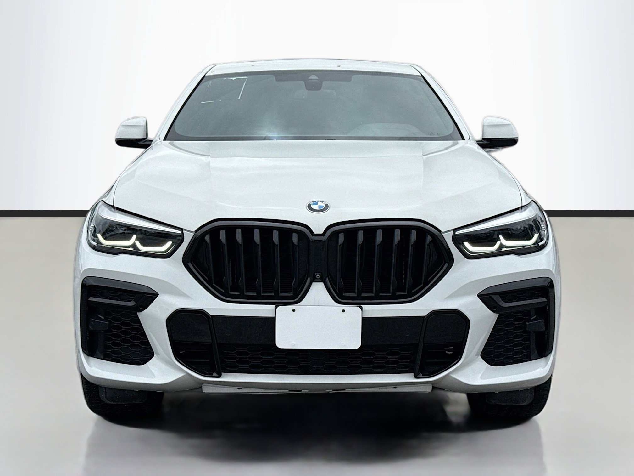 Used 2022 BMW X6 M50i w/ Parking Assistance Package AWD/4WD image 8