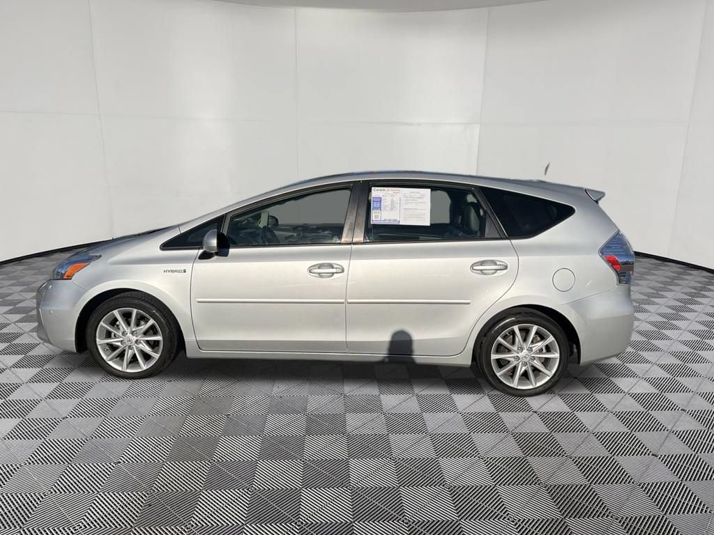 Used 2014 Toyota Prius V Five FWD image 4