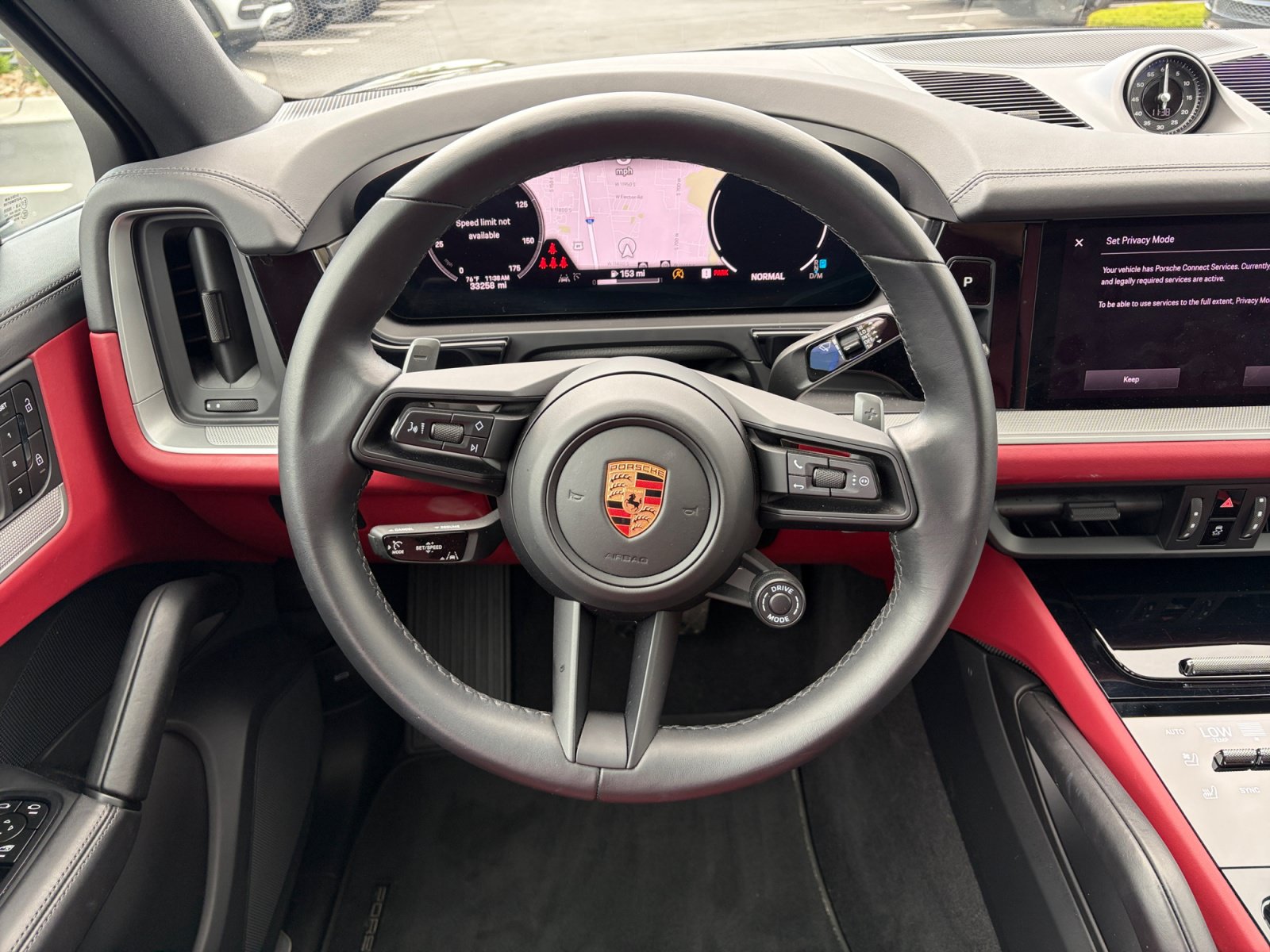 Used 2024 Porsche Cayenne Coupe AWD/4WD image 9