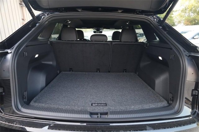 New 2026 Volkswagen Atlas Cross Sport SEL R-Line image 7