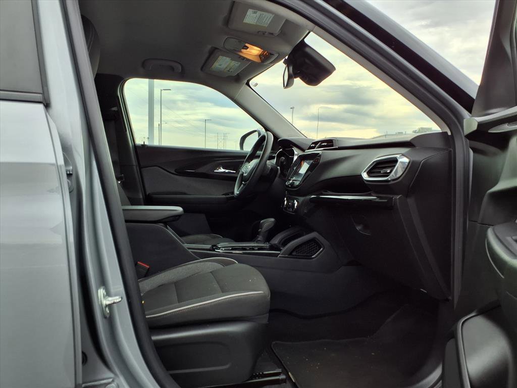 Used 2023 Chevrolet TrailBlazer LT w/ Convenience Package AWD/4WD image 24