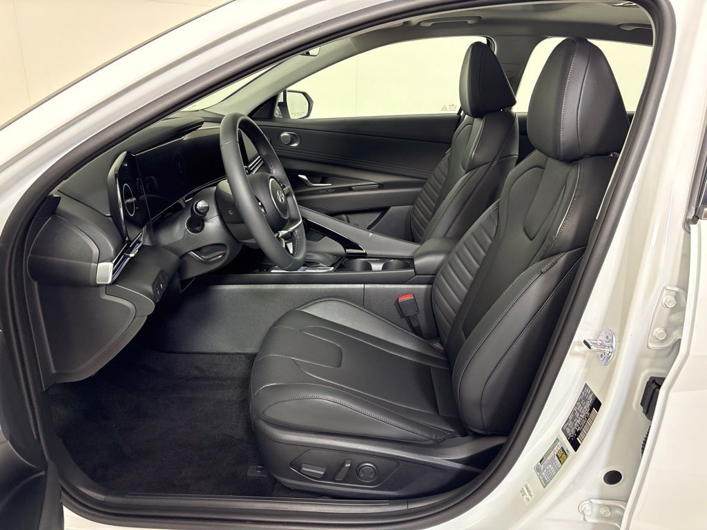 New 2026 Hyundai Elantra Limited FWD image 14