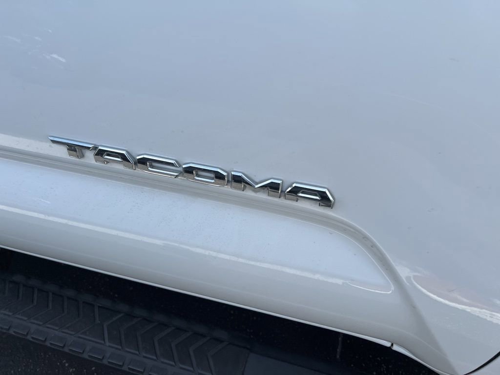 Used 2017 Toyota Tacoma SR5 image 5