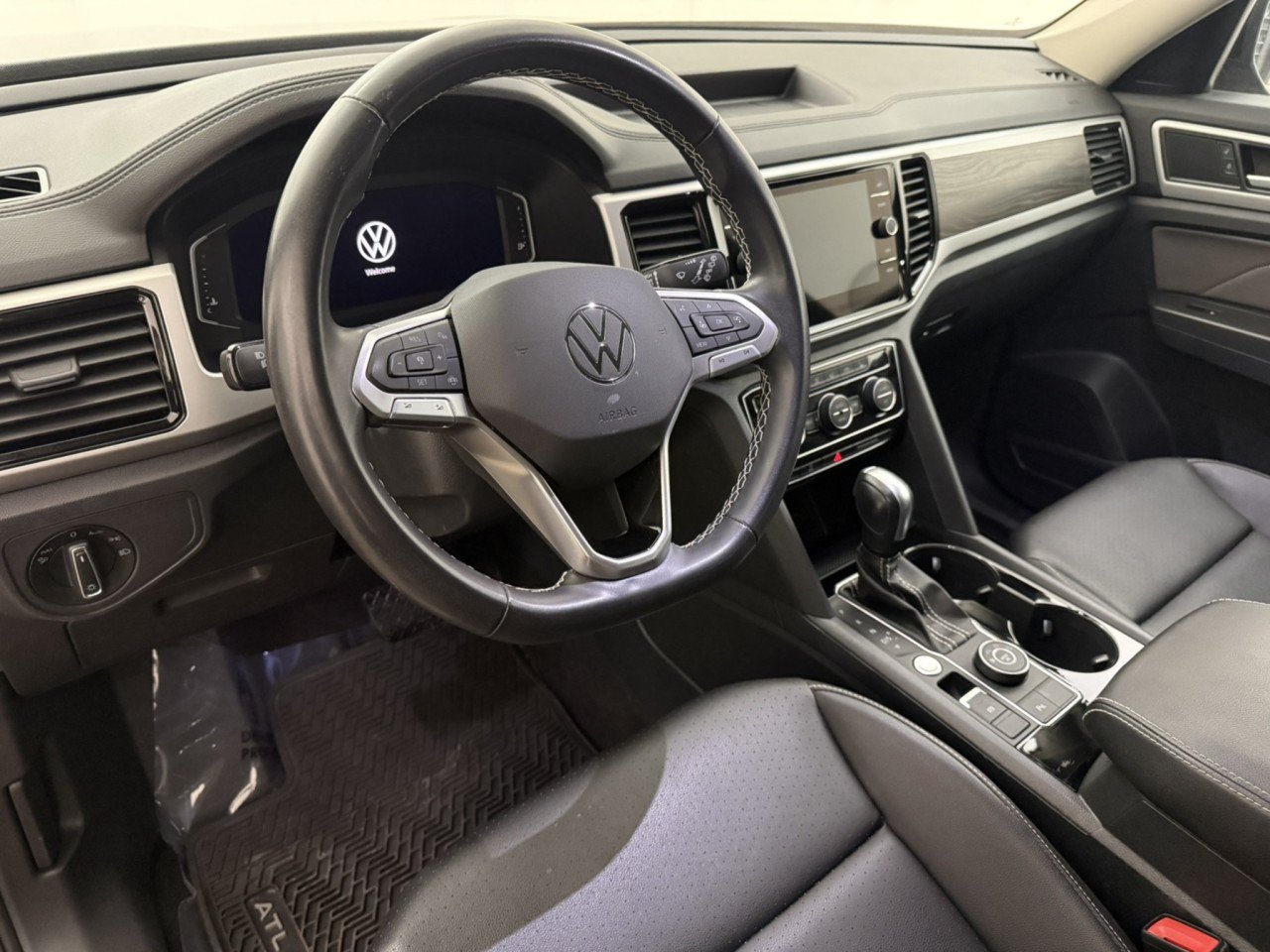 Used 2023 Volkswagen Atlas SE AWD/4WD image 17