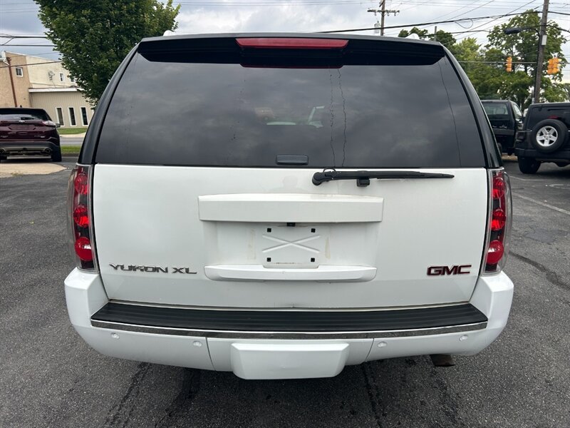 Used 2007 GMC Yukon XL Denali AWD/4WD image 4