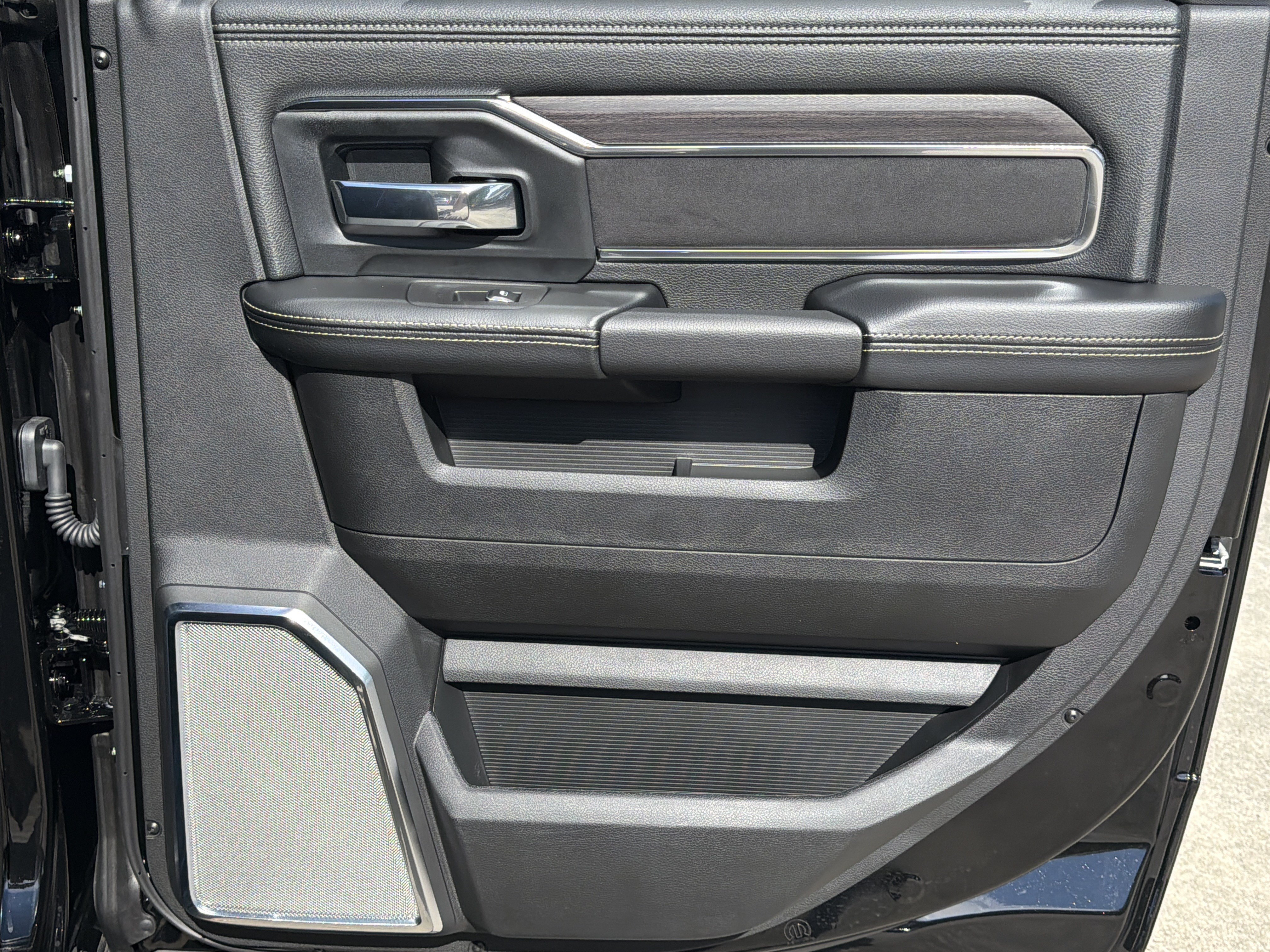 New 2027 RAM 5500 4x4 Crew Cab image 16