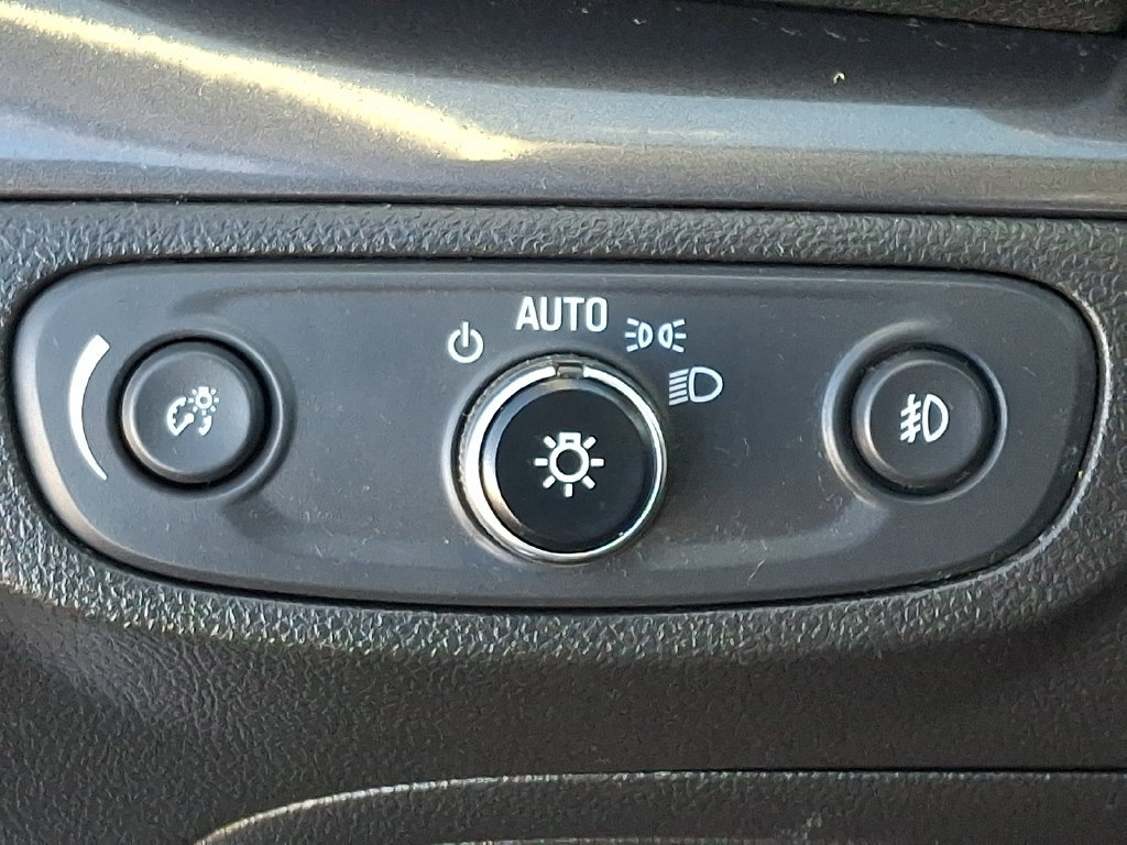 Used 2019 Buick Encore Sport Touring w/ Safety Package AWD/4WD image 26