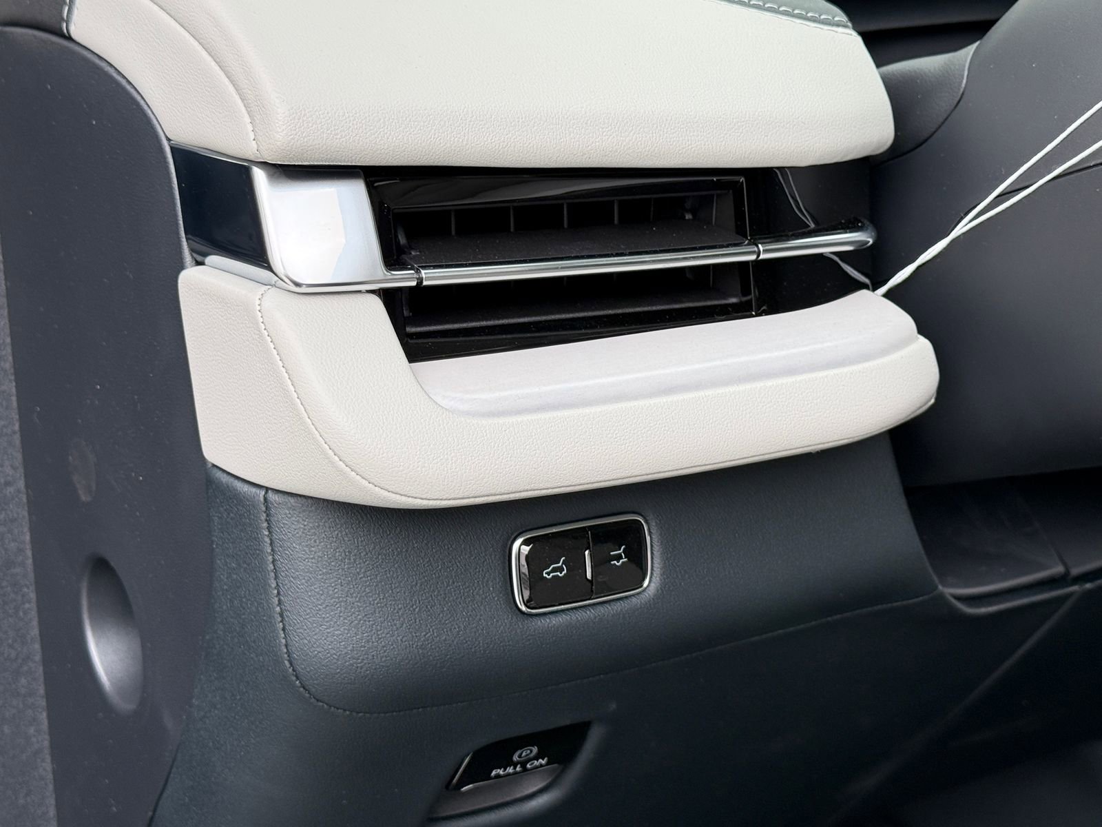 New 2026 Lincoln Navigator Reserve w/ Jet Appearance Package AWD/4WD image 38