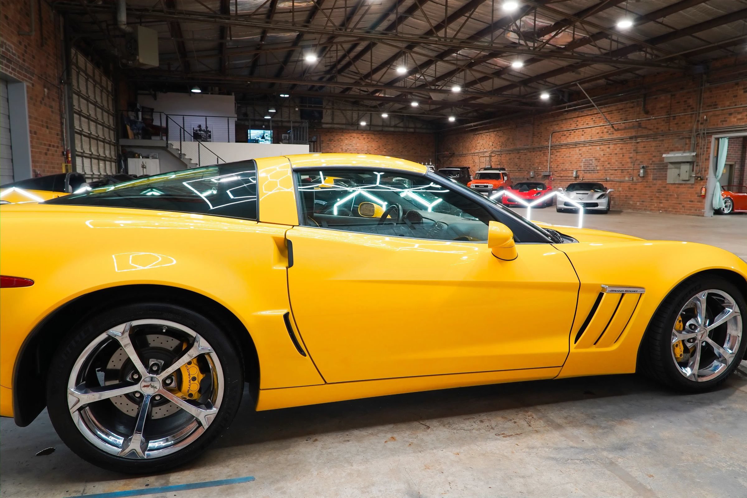 Used 2013 Chevrolet Corvette Grand Sport w/ 3LT Preferred Equipment Group RWD image 16