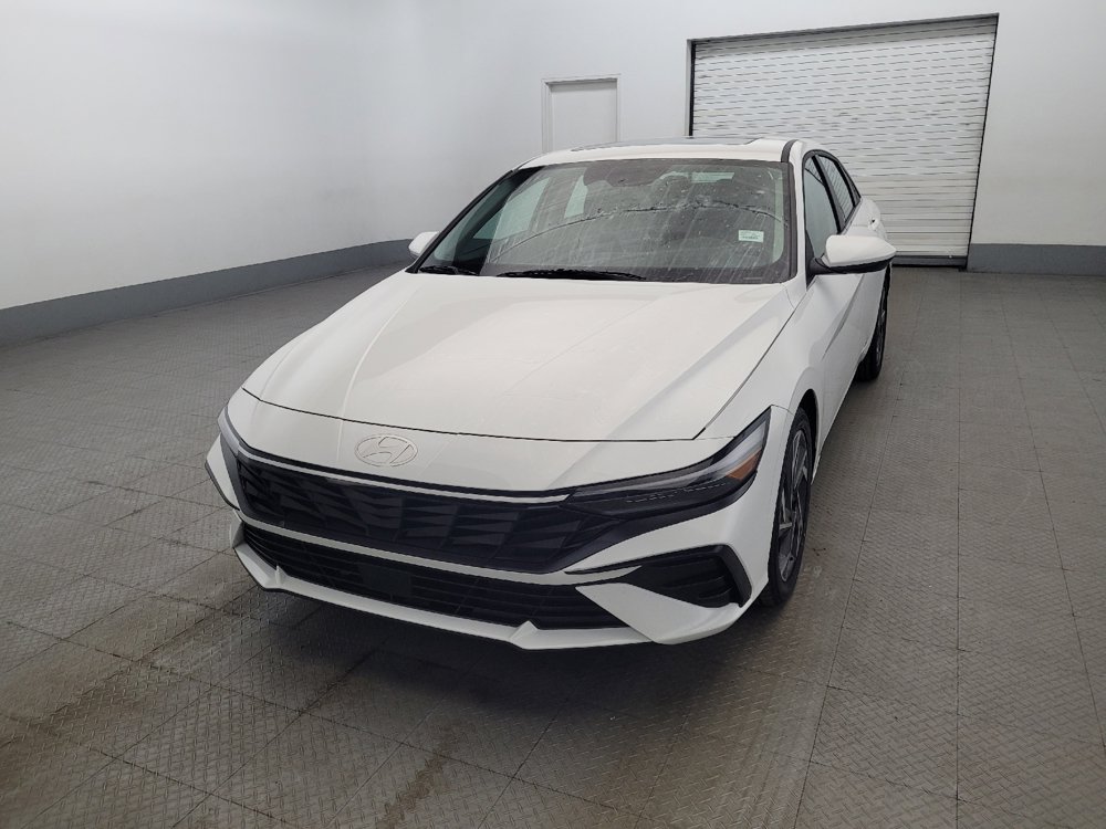 Used 2025 Hyundai Elantra SEL FWD image 15