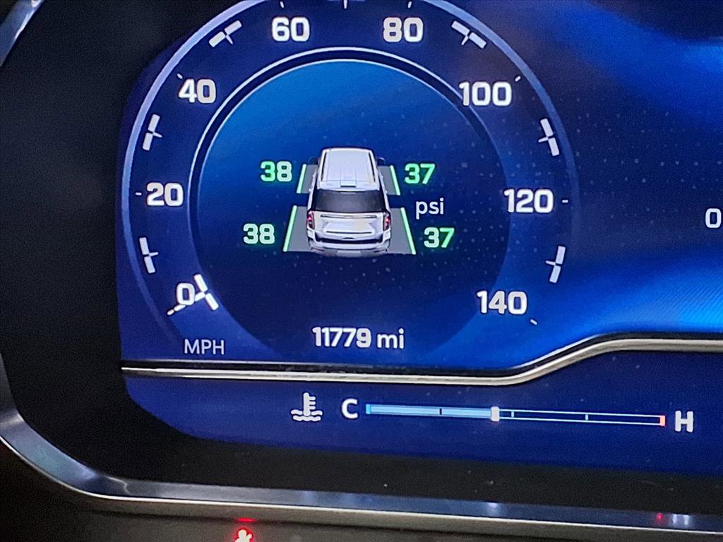 Used 2024 Chevrolet Tahoe Premier w/ Premium Package image 34