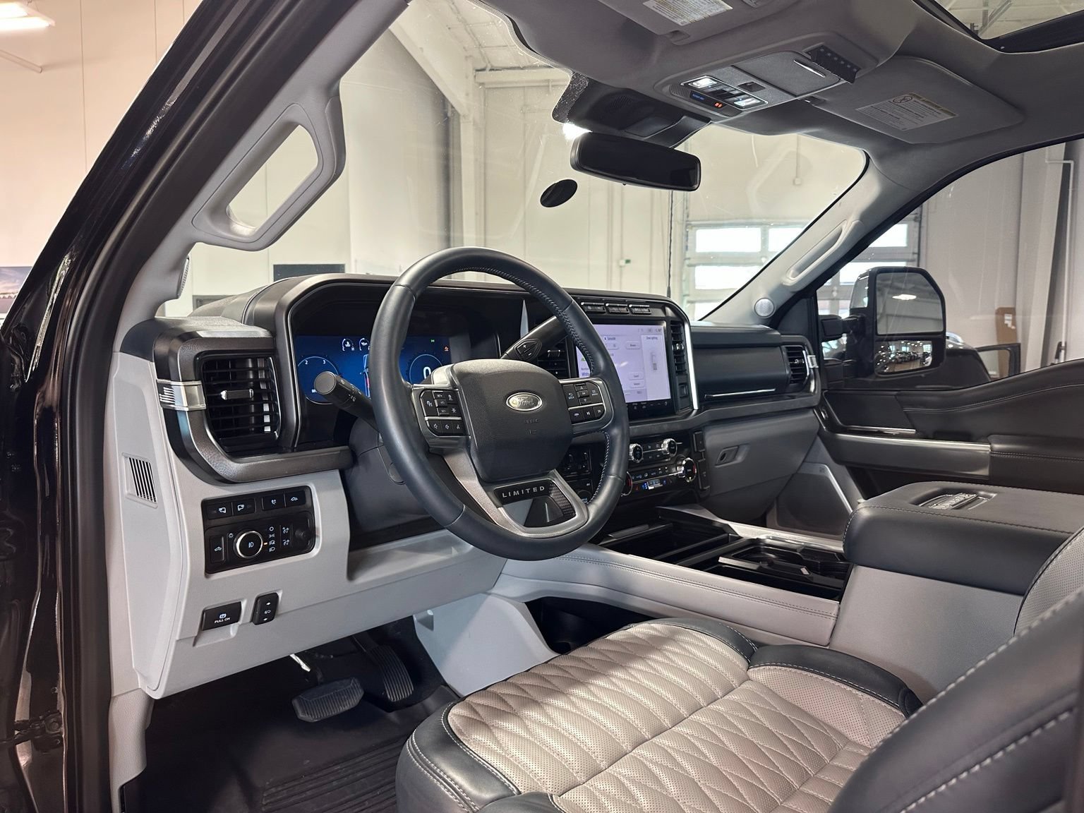 Used 2024 Ford F250 Limited w/ FX4 Off-Road Package AWD/4WD image 17