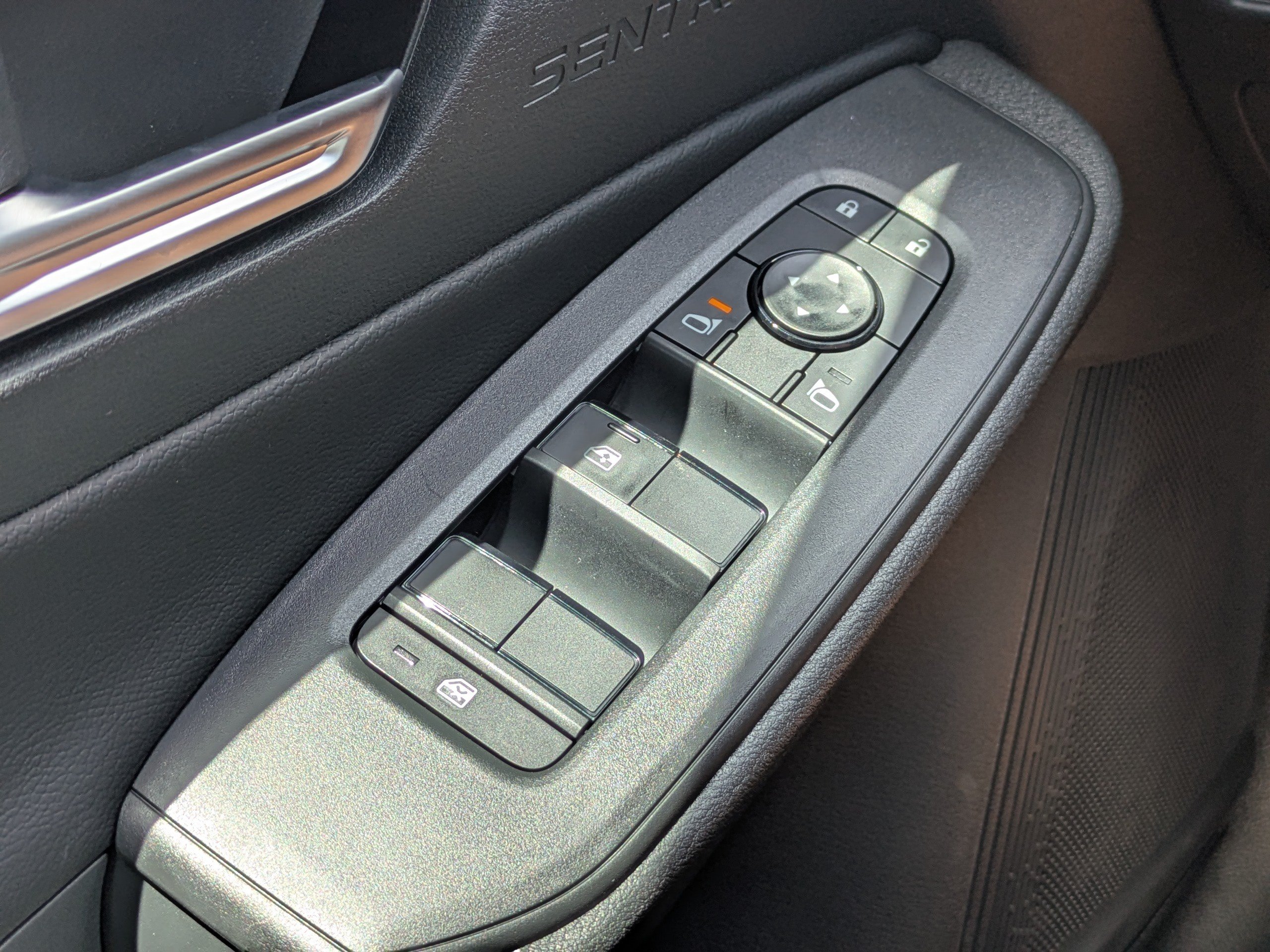 New 2026 Nissan Sentra SV w/ SV Convenience Package FWD image 24