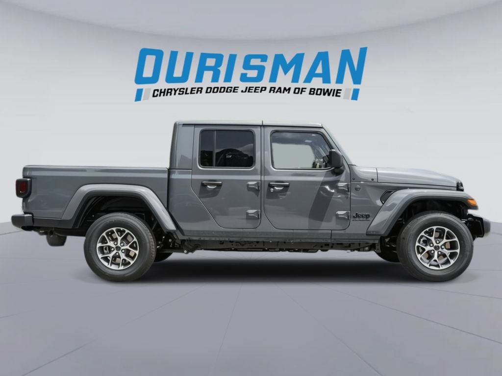 New 2025 Jeep Gladiator Sport AWD/4WD image 3