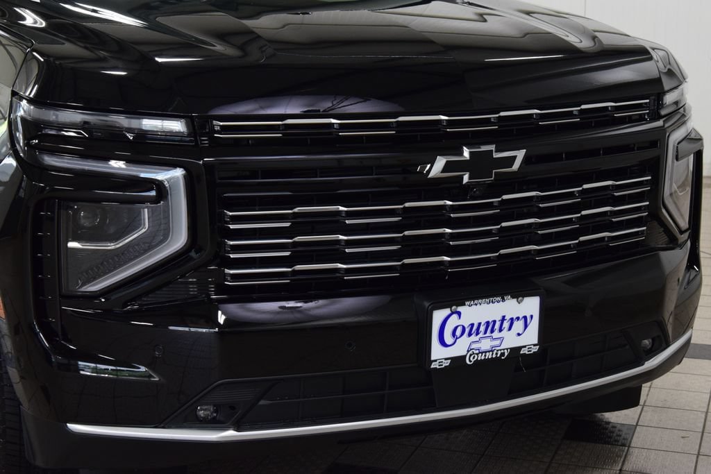 New 2026 Chevrolet Suburban High Country AWD/4WD image 13
