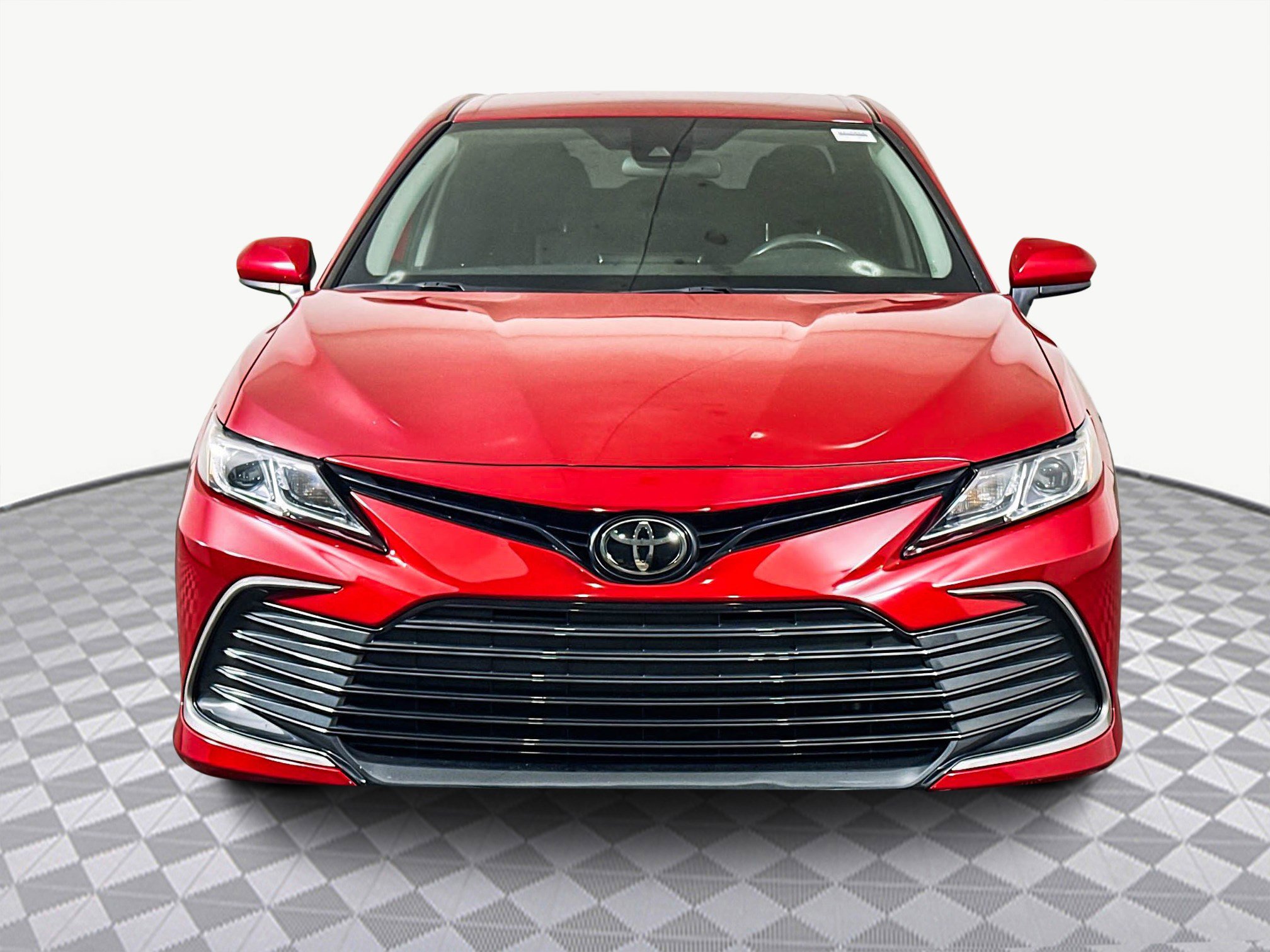 Used 2024 Toyota Camry LE image 2