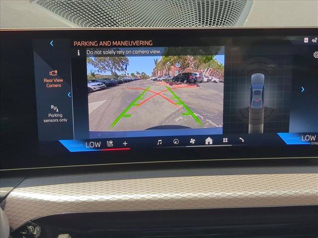 Used 2025 BMW 330i xDrive Sedan w/ Convenience Package AWD/4WD image 12