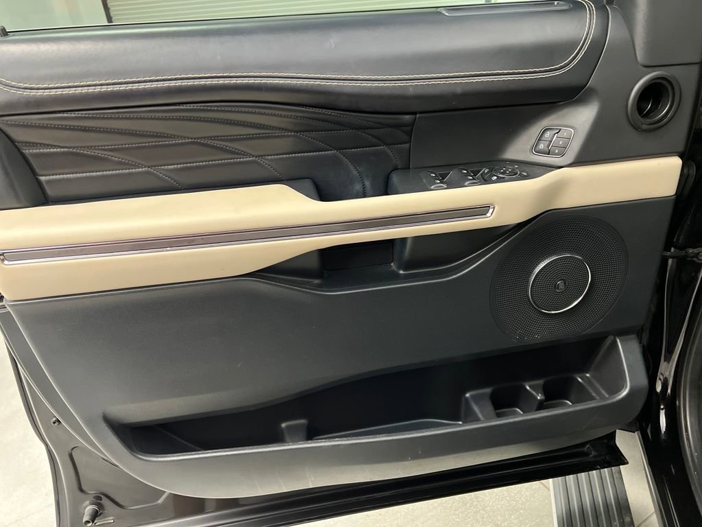 Used 2022 Ford Expedition Max Platinum AWD/4WD image 11