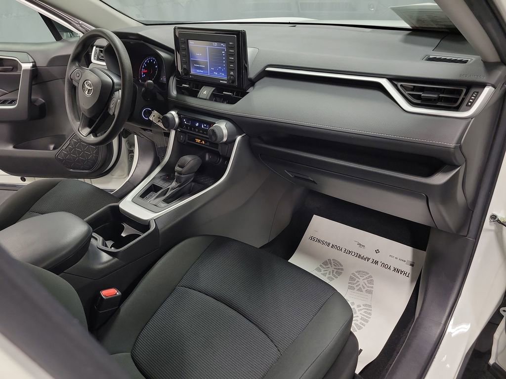 Used 2021 Toyota RAV4 LE image 23
