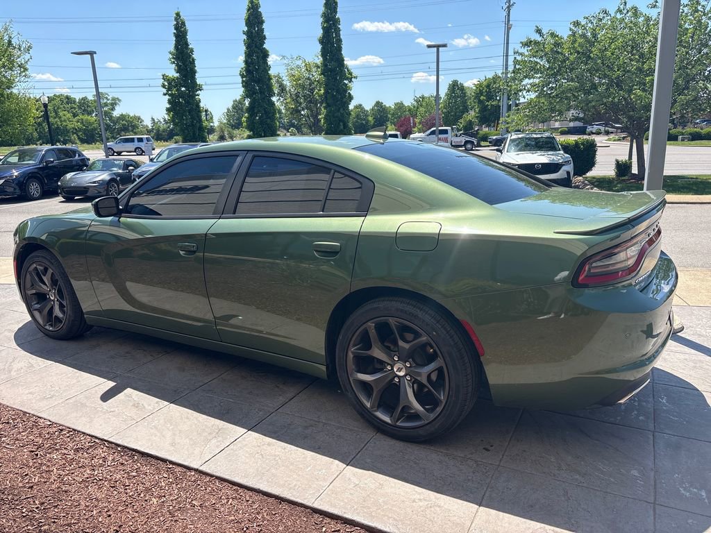 Used 2019 Dodge Charger SXT w/ Plus Group RWD image 5