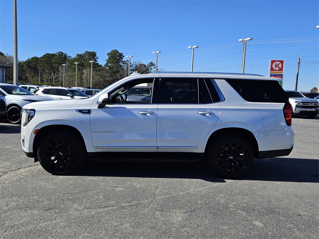 Used 2022 GMC Yukon SLT w/ SLT Premium Package image 2