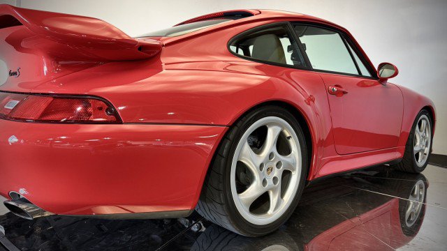 Used 1998 Porsche 911 GT3 RS image 27