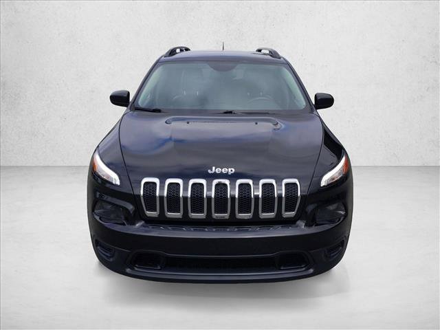 Used 2016 Jeep Cherokee Sport FWD image 2