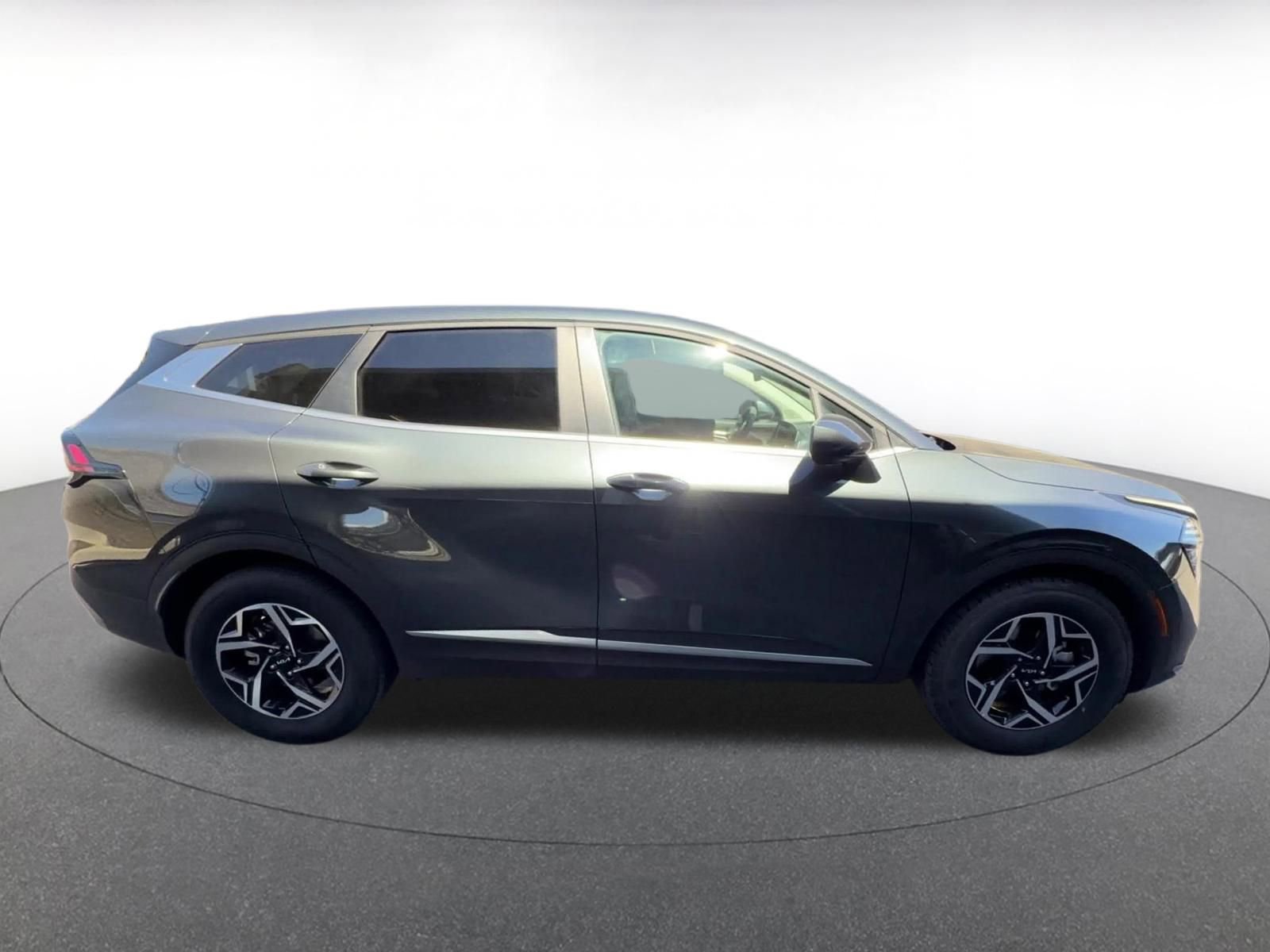 Used 2025 Kia Sportage LX image 16