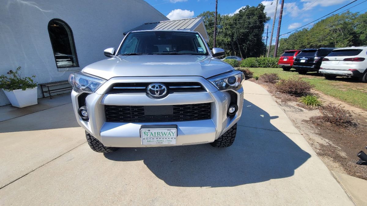 Used 2024 Toyota 4Runner SR5 image 2