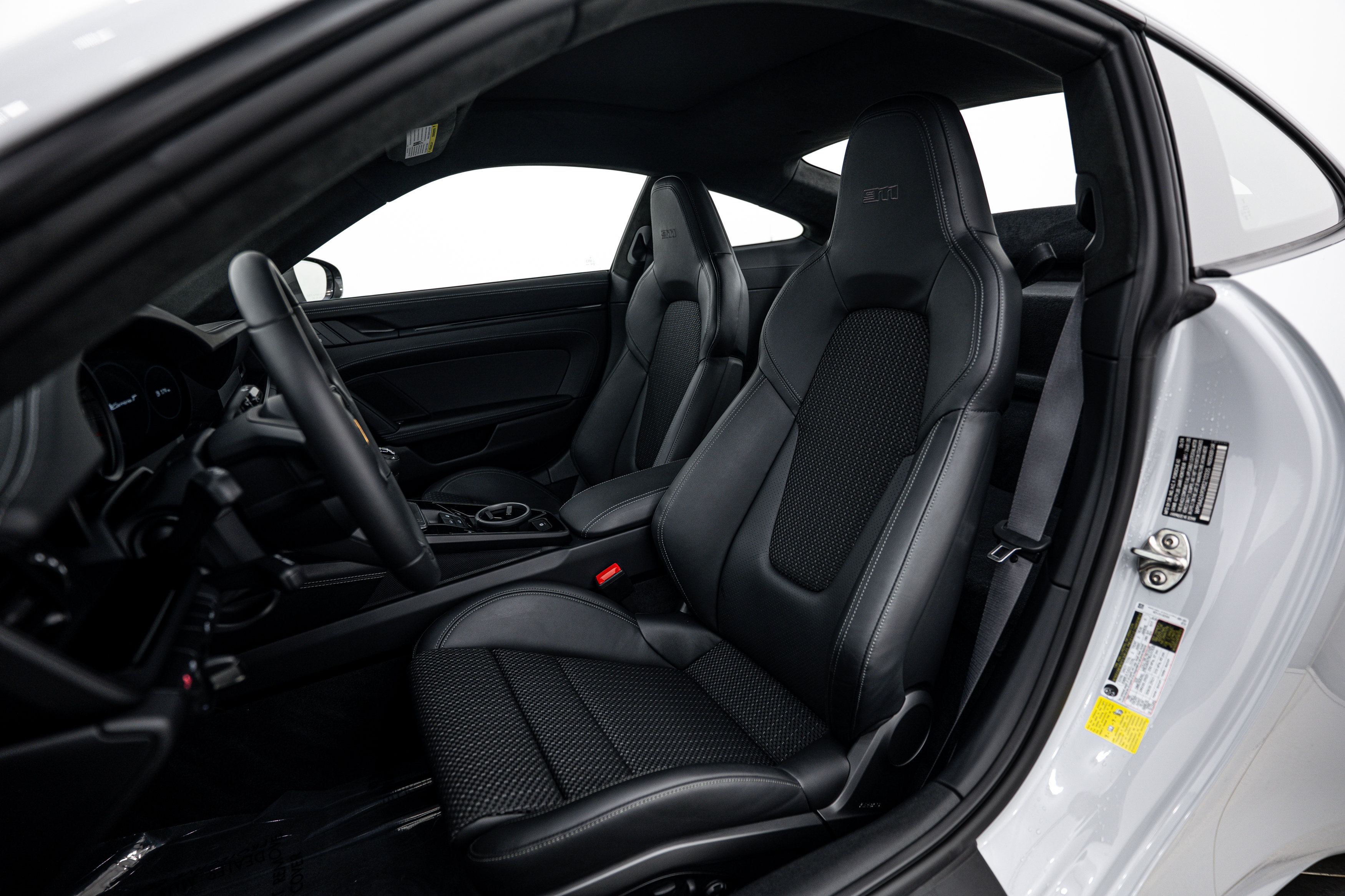 Certified 2024 Porsche 911 Carrera T RWD image 5
