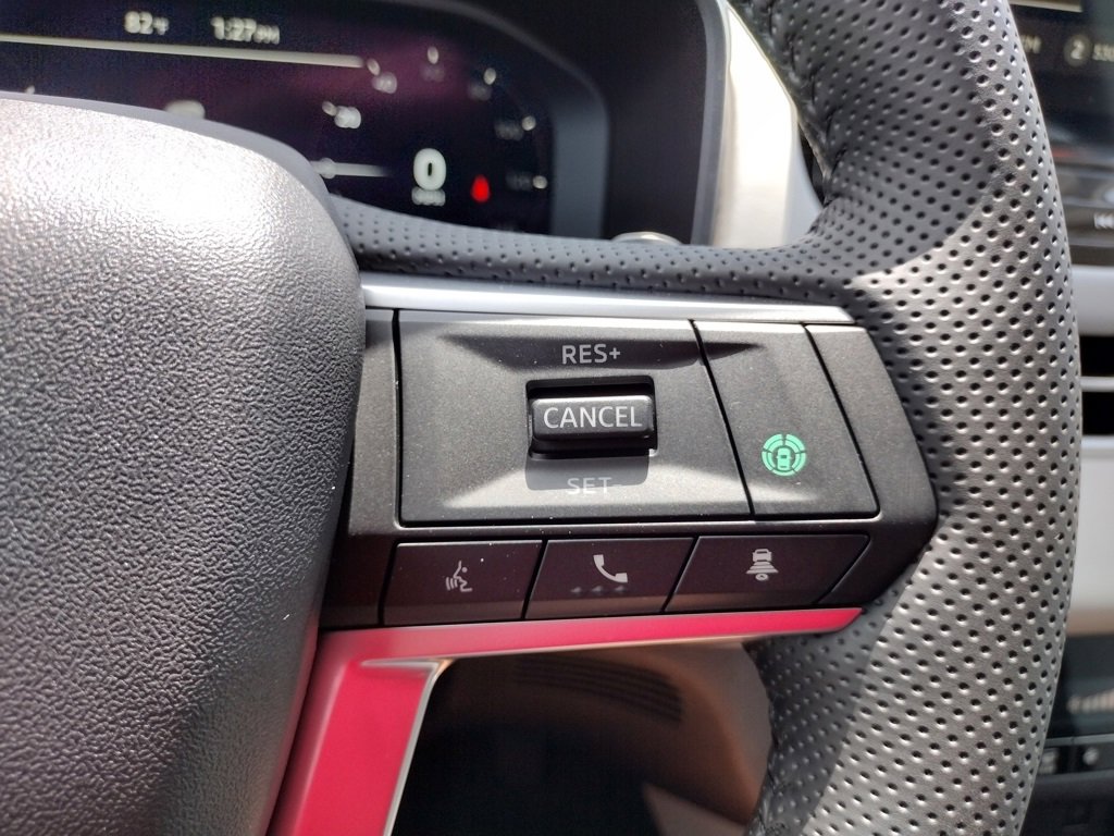 New 2025 Mitsubishi Outlander SE image 28