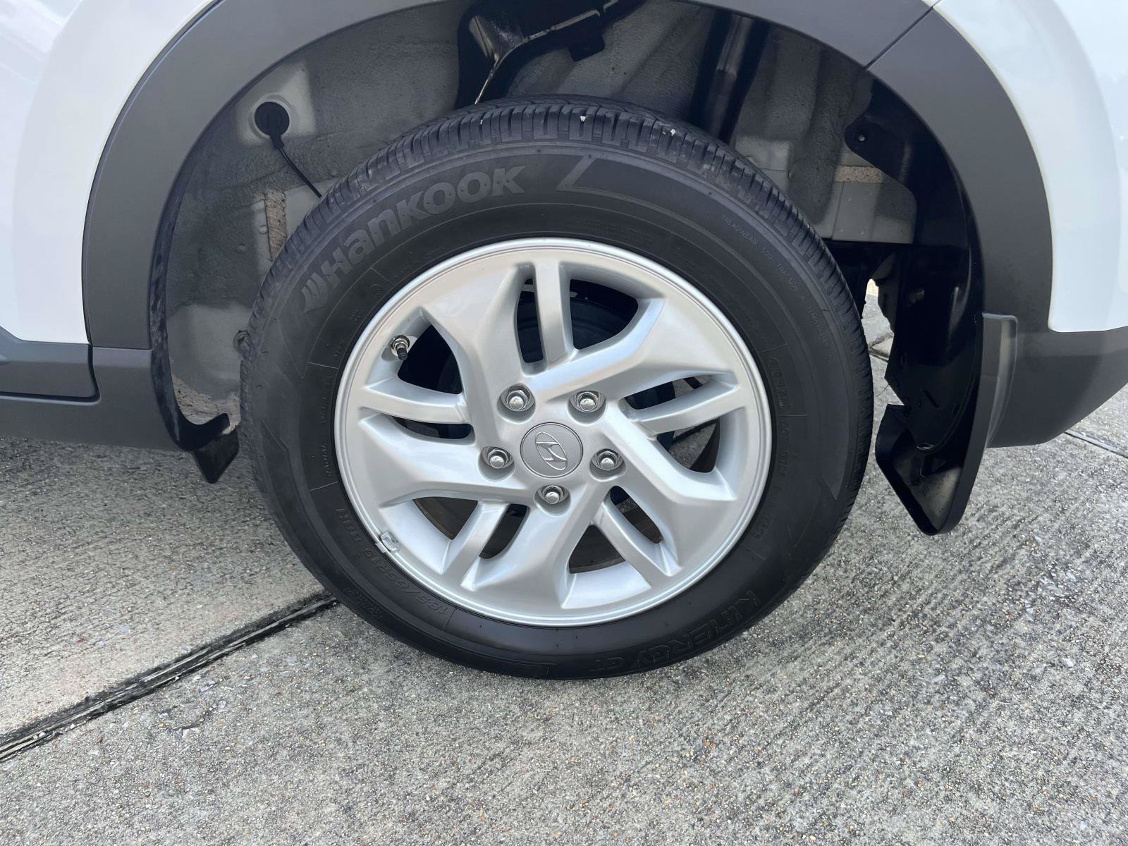 Certified 2025 Hyundai Venue SE FWD image 9