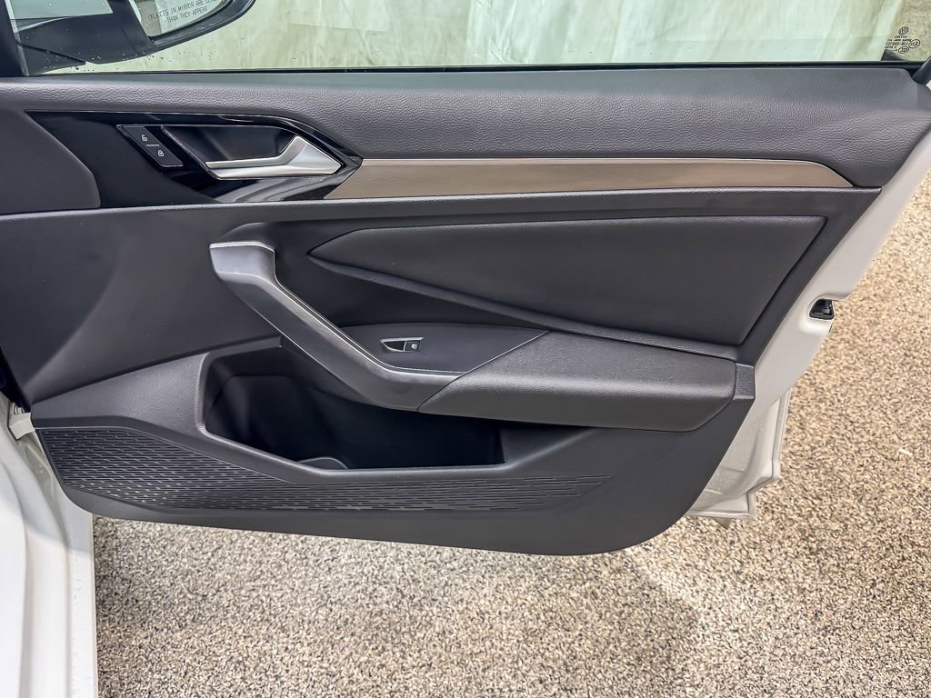 Used 2021 Volkswagen Jetta SEL Premium image 27