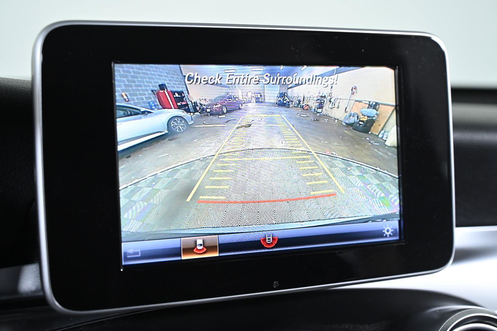 Used 2018 Mercedes-Benz GLC 300 4MATIC image 16