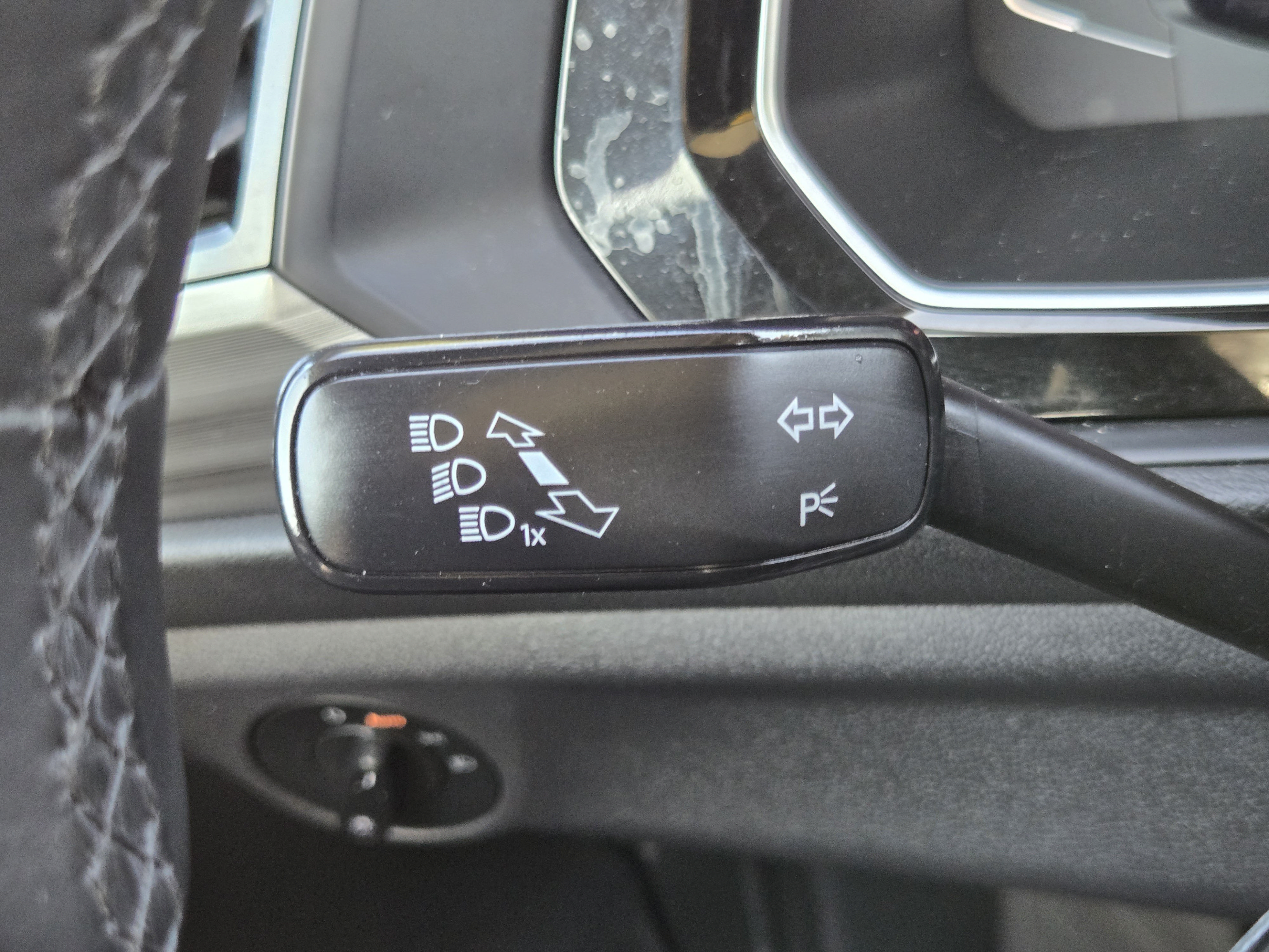 Used 2019 Volkswagen Jetta SEL FWD image 19