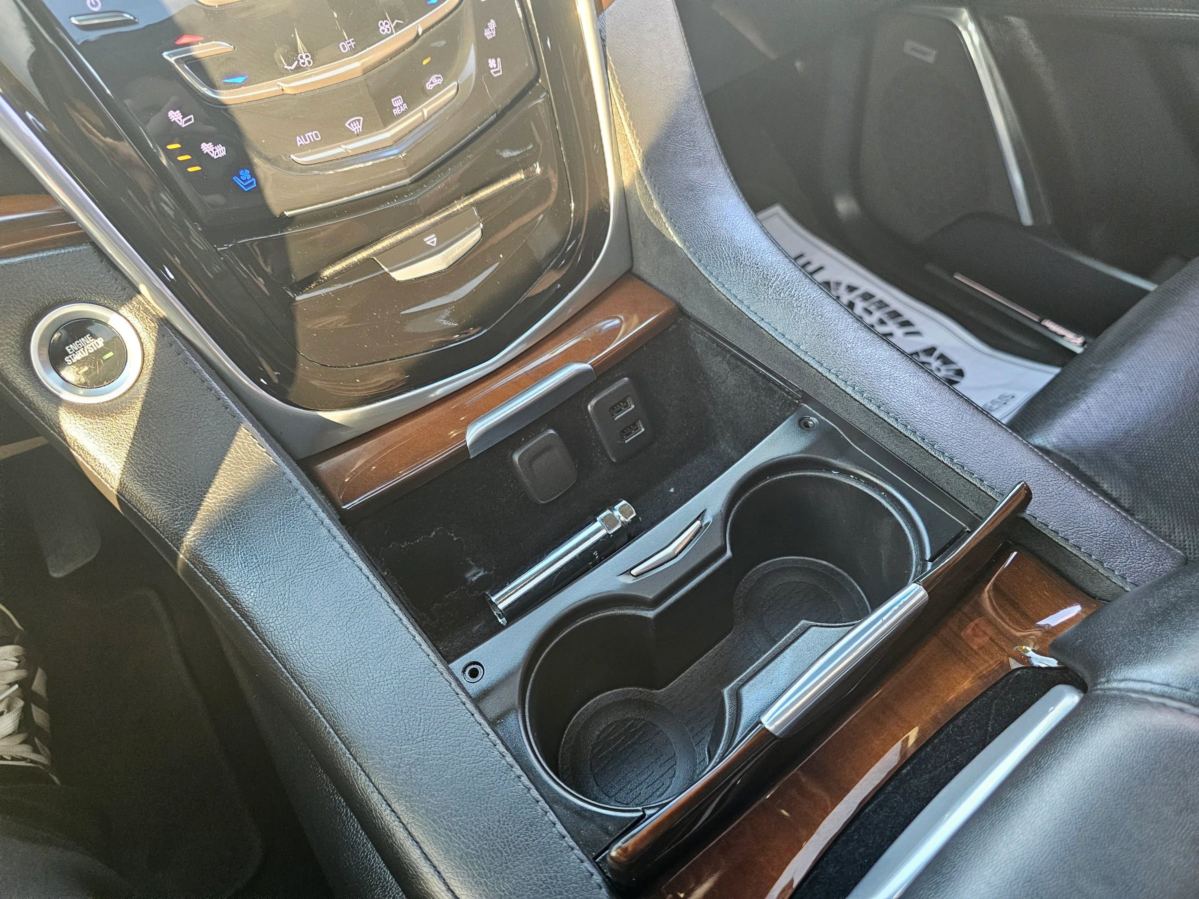 Used 2020 Cadillac Escalade Luxury RWD image 30