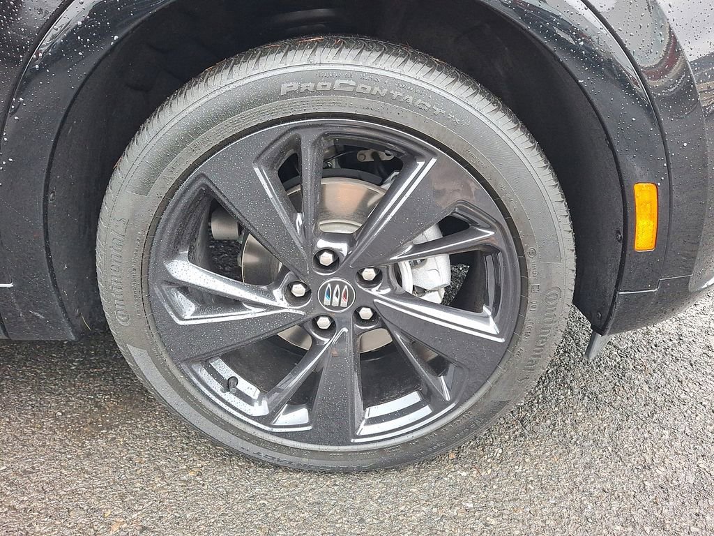 Certified 2025 Buick Envision Sport Touring image 8