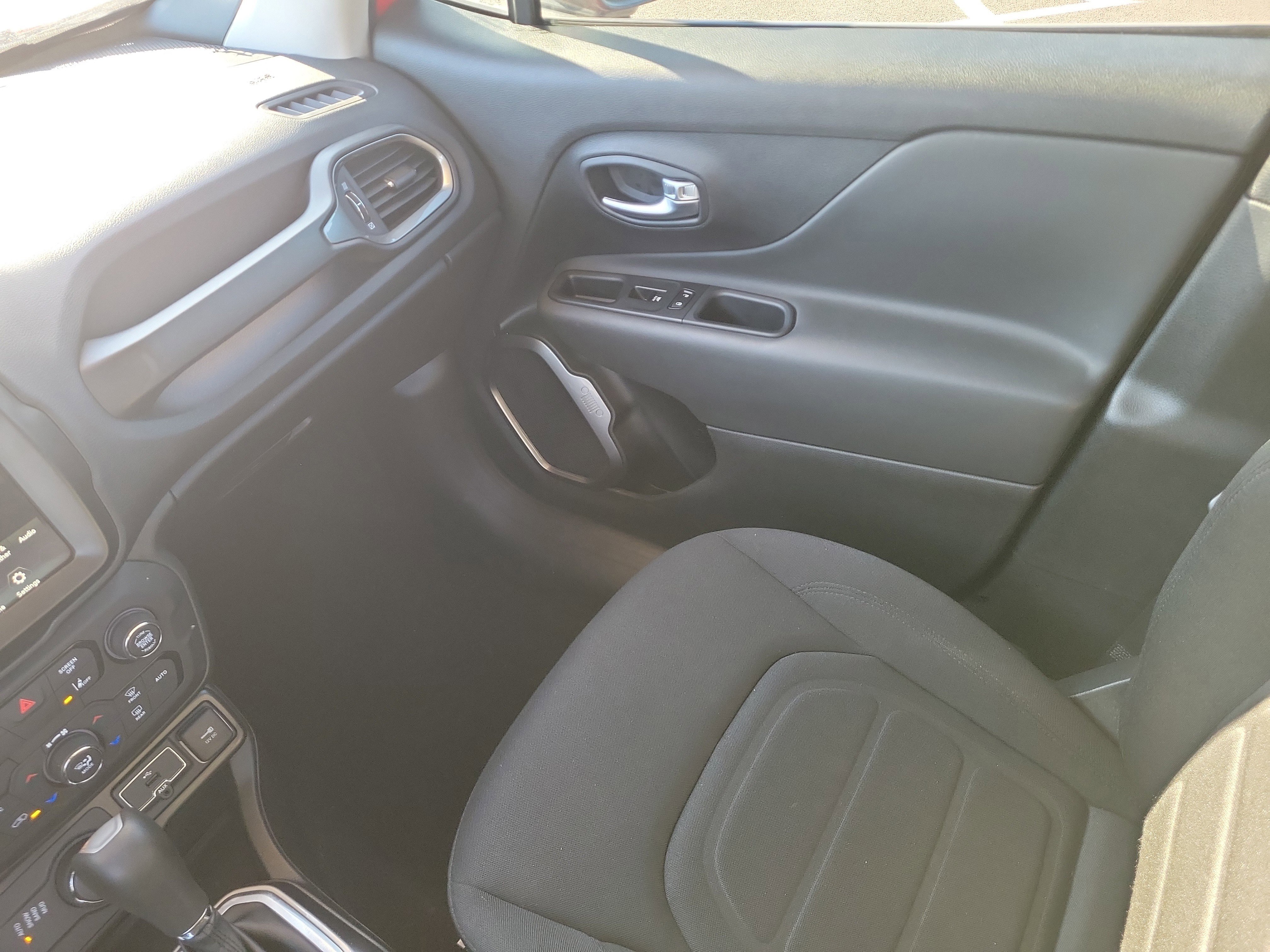 Used 2022 Jeep Renegade Latitude image 15