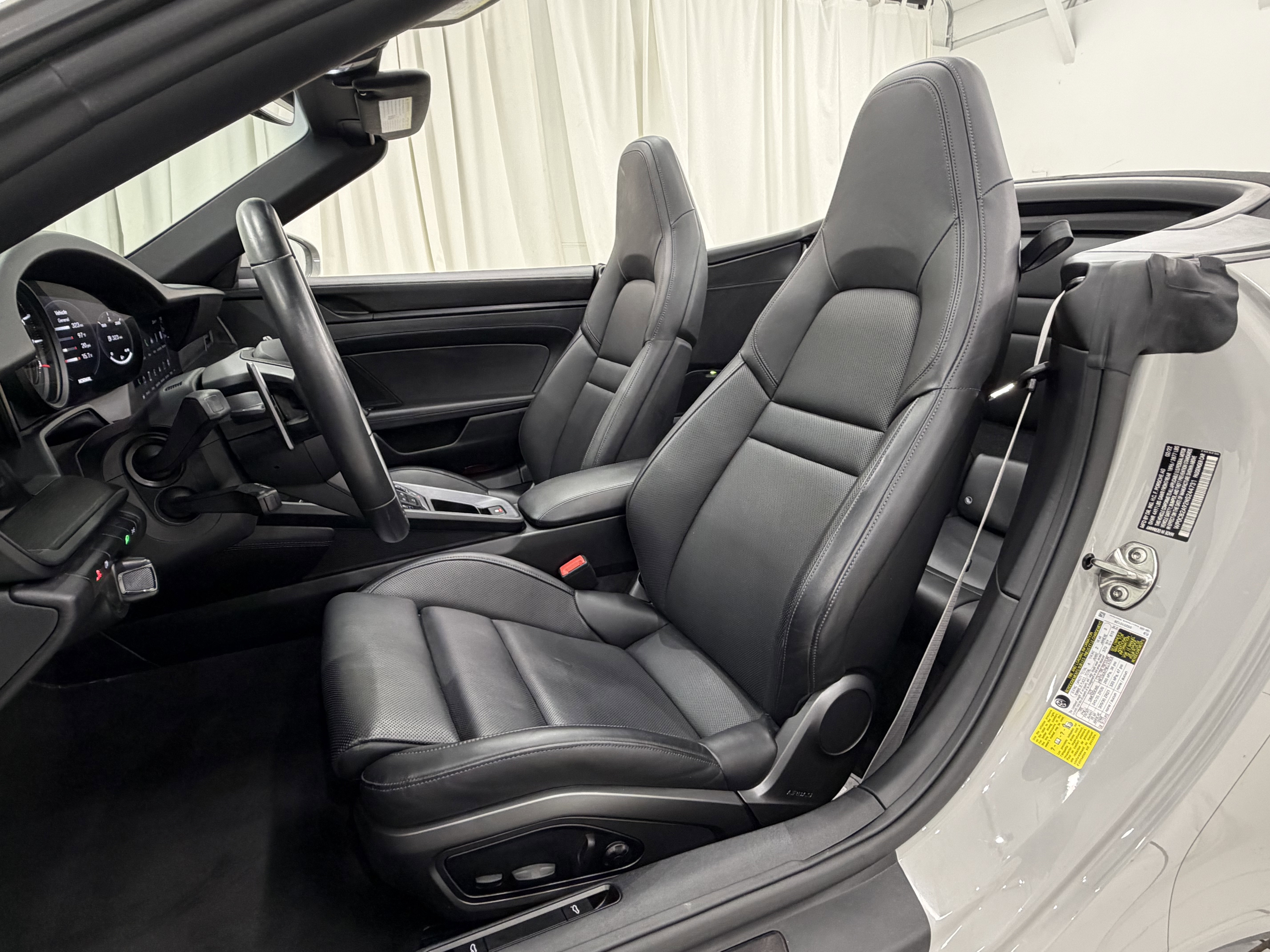 Certified 2022 Porsche 911 Carrera GTS image 33