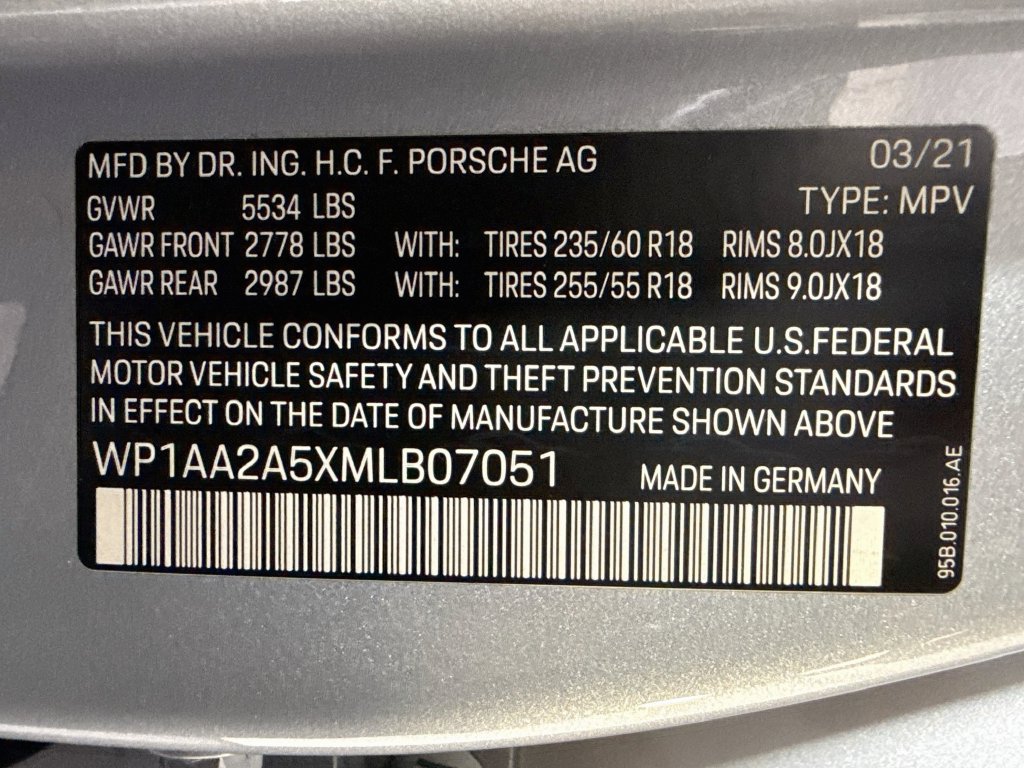 Certified 2021 Porsche Macan AWD/4WD image 27