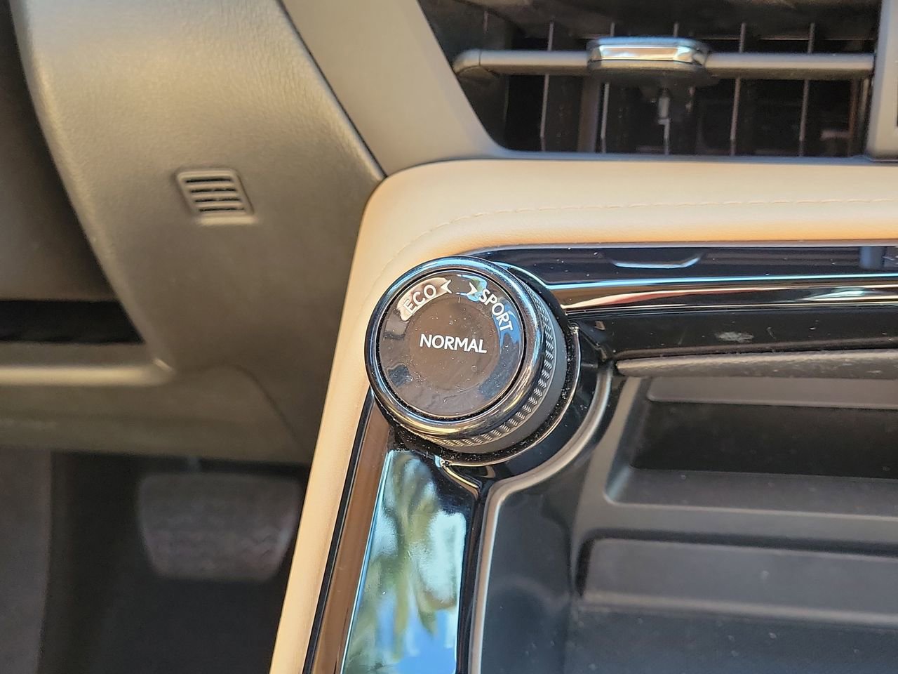 Used 2024 Lexus NX 250 FWD w/ Cold Area Package image 20