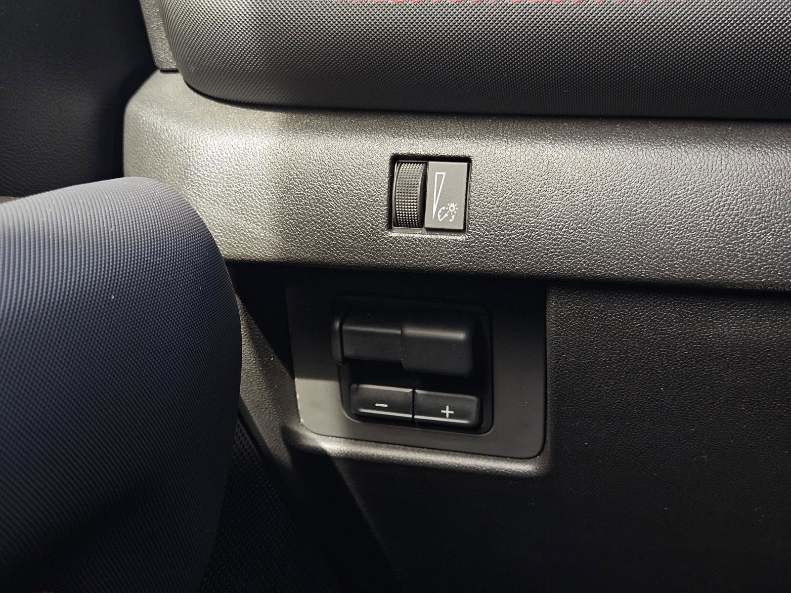 Used 2024 Chevrolet Colorado Z71 w/ Z71 Convenience Package 2 image 22