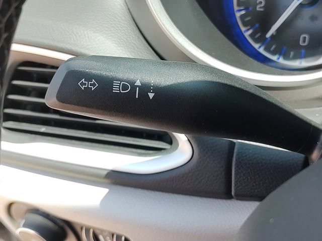 Used 2024 Chrysler Pacifica Touring-L FWD image 22