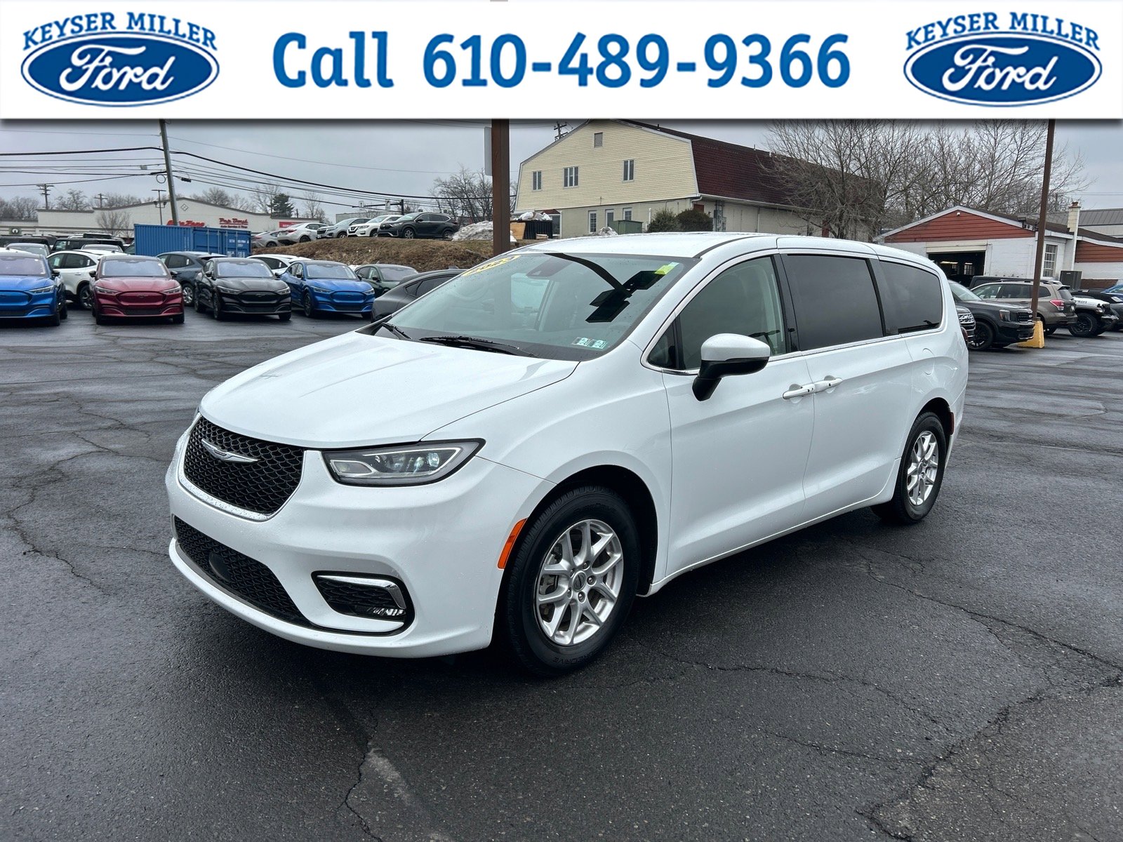 Used 2023 Chrysler Pacifica Touring-L